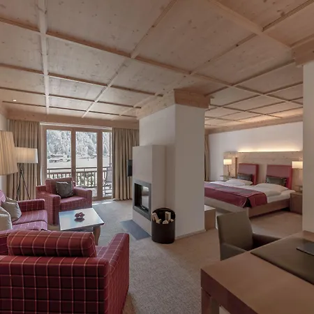 Aqua Dome 4 Sterne Superior & Tirol Therme Hotel