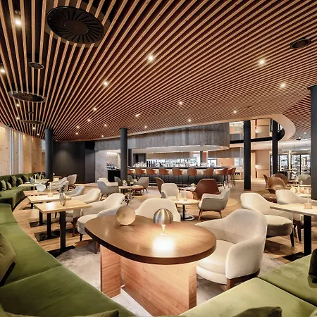 Aqua Dome 4 Sterne Superior & Tirol Therme Langenfeld