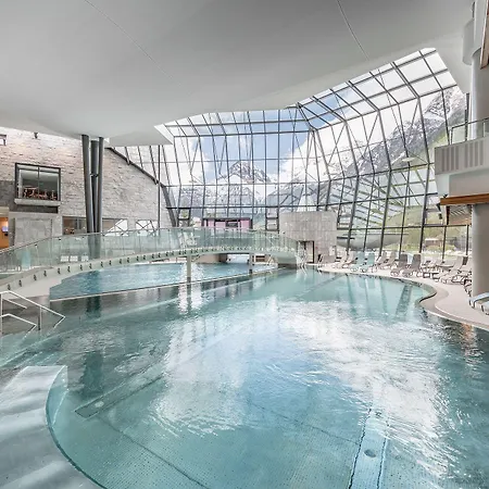 Aqua Dome 4 Sterne Superior & Tirol Therme Лангенфельд