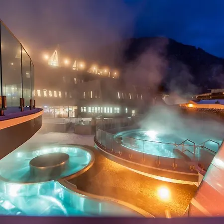 Отель Aqua Dome 4 Sterne Superior & Tirol Therme 4*