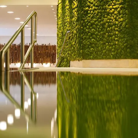 Aqua Dome 4 Sterne Superior & Tirol Therme Отель 4*