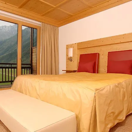 Отель Aqua Dome 4 Sterne Superior & Tirol Therme