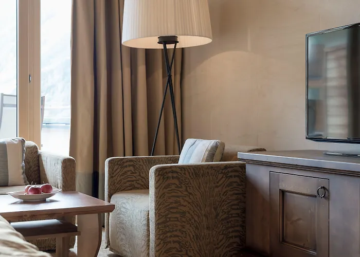 Отель Aqua Dome 4 Sterne Superior & Tirol Therme 4*