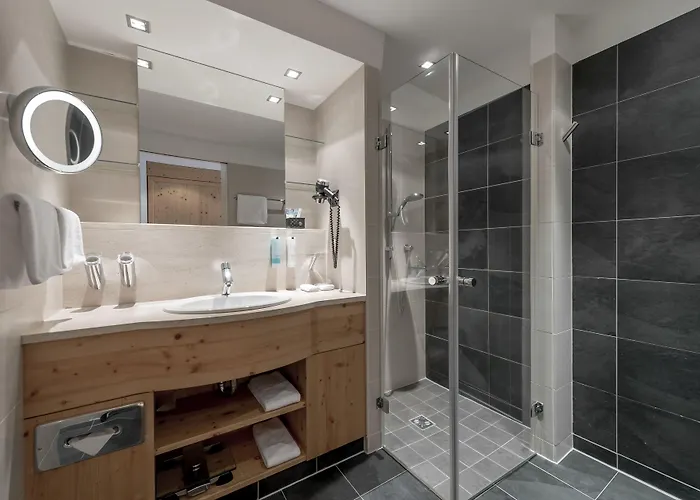 Hotel Aqua Dome 4 Sterne Superior & Tirol Therme Langenfeld