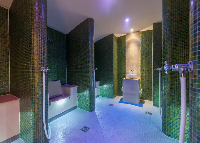 Hotel Aqua Dome 4 Sterne Superior & Tirol Therme Langenfeld