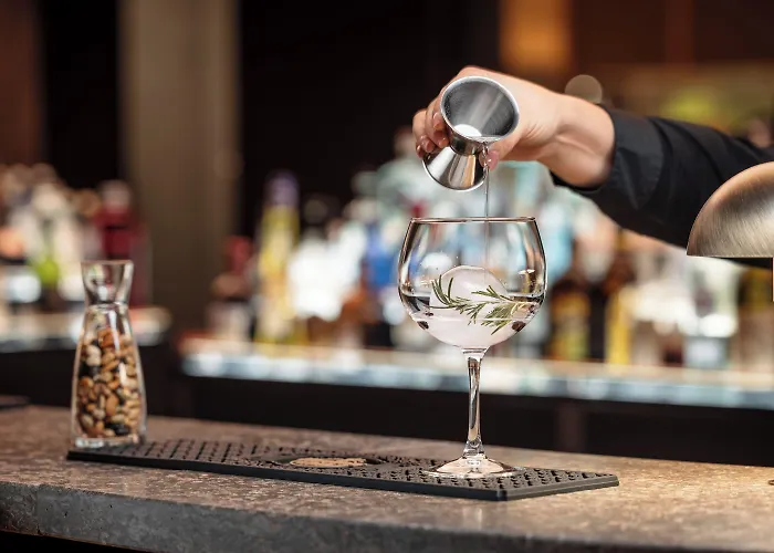 Отель Aqua Dome 4 Sterne Superior & Tirol Therme Лангенфельд