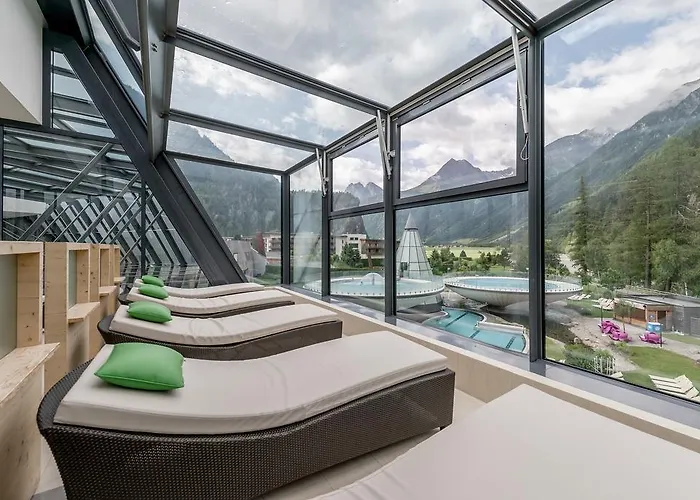 Отель Aqua Dome 4 Sterne Superior & Tirol Therme 4*