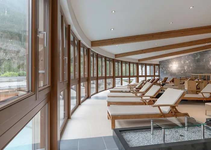 Aqua Dome 4 Sterne Superior & Tirol Therme Langenfeld