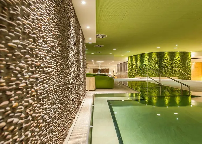 Aqua Dome 4 Sterne Superior & Tirol Therme Hotel