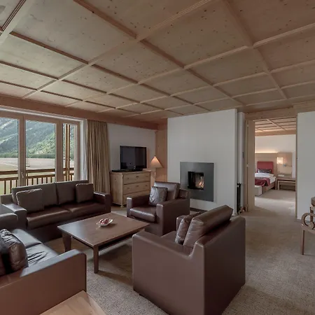 Отель Aqua Dome 4 Sterne Superior & Tirol Therme