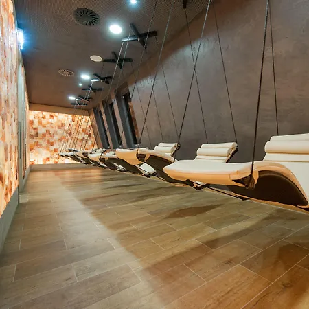 Aqua Dome 4 Sterne Superior & Tirol Therme 4*