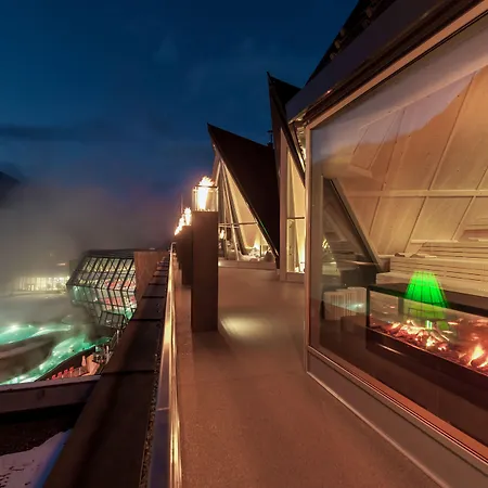 Отель Aqua Dome 4 Sterne Superior & Tirol Therme