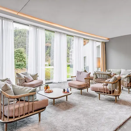 Aqua Dome 4 Sterne Superior & Tirol Therme 4* Лангенфельд