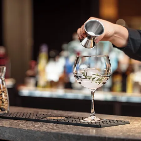 Отель Aqua Dome 4 Sterne Superior & Tirol Therme Лангенфельд