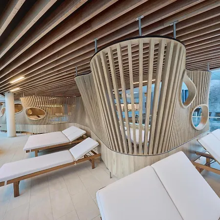 Aqua Dome 4 Sterne Superior & Tirol Therme Отель