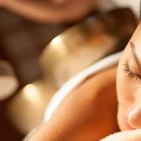 Aqua Dome 4 Sterne Superior & Tirol Therme Längenfeld