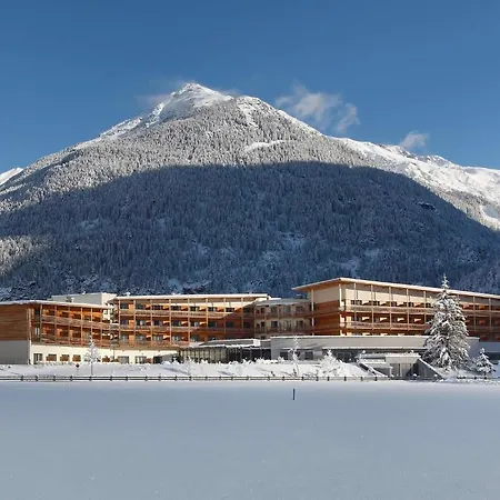 Aqua Dome 4 Sterne Superior & Tirol Therme Лангенфельд