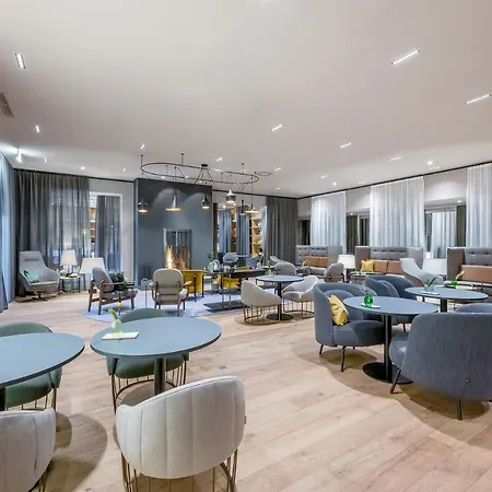 Aqua Dome 4 Sterne Superior & Tirol Therme Hotel 4*