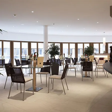 Hotel Aqua Dome 4 Sterne Superior & Tirol Therme 4*